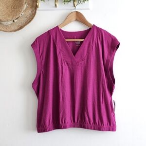 Old Navy Active Cropped V-Neck Sleeveless Top Magenta Pink Large NWT Go-Dry